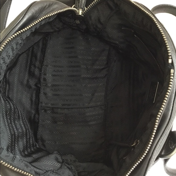 SUPER CUTE PRADA LEATHER SATCHEL 👜🌺☀️ - Picture 14 of 16